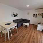 شقة Goya - Near Beach, Parking, Balcony With A View