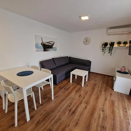 Lejlighed Goya - Near Beach, Parking, Balcony With A View
