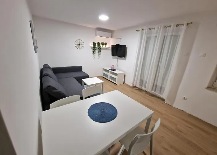 شقة Goya - Near Beach, Parking, Balcony With A View سيلتسي