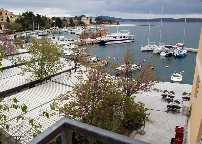 Goya - Near Beach, Parking, Balcony With A View سيلتسي