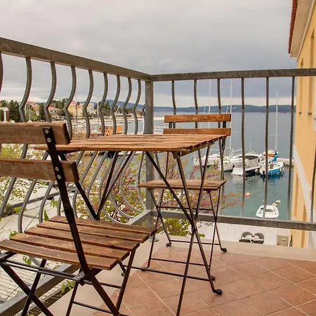 Apartman Goya - Near Beach, Parking, Balcony With A View *