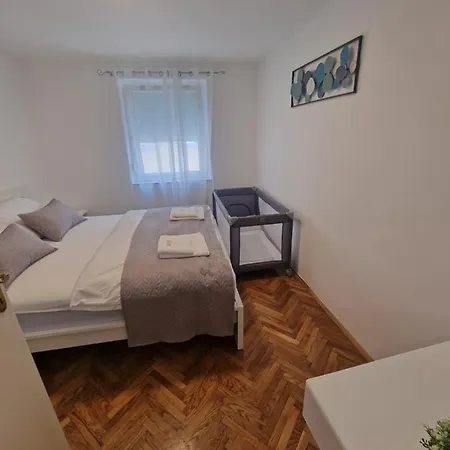 Goya - Near Beach, Parking, Balcony With A View Apartament