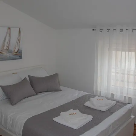 Goya - Near Beach, Parking, Balcony With A View Appartement Selce