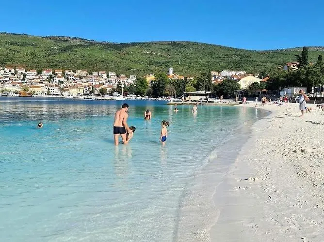 Goya - Near Beach, Parking, Balcony With A View * סלצה