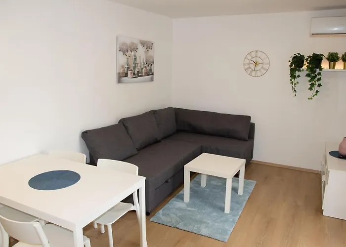 דירה Goya - Near Beach, Parking, Balcony With A View סלצה