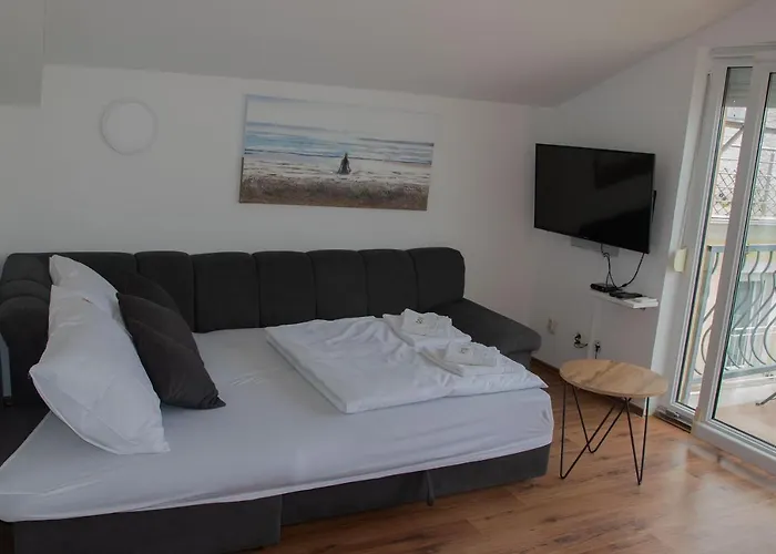 Goya - Near Beach, Parking, Balcony With A View Selce